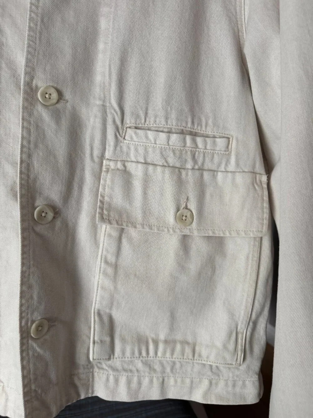 GAP boxy white